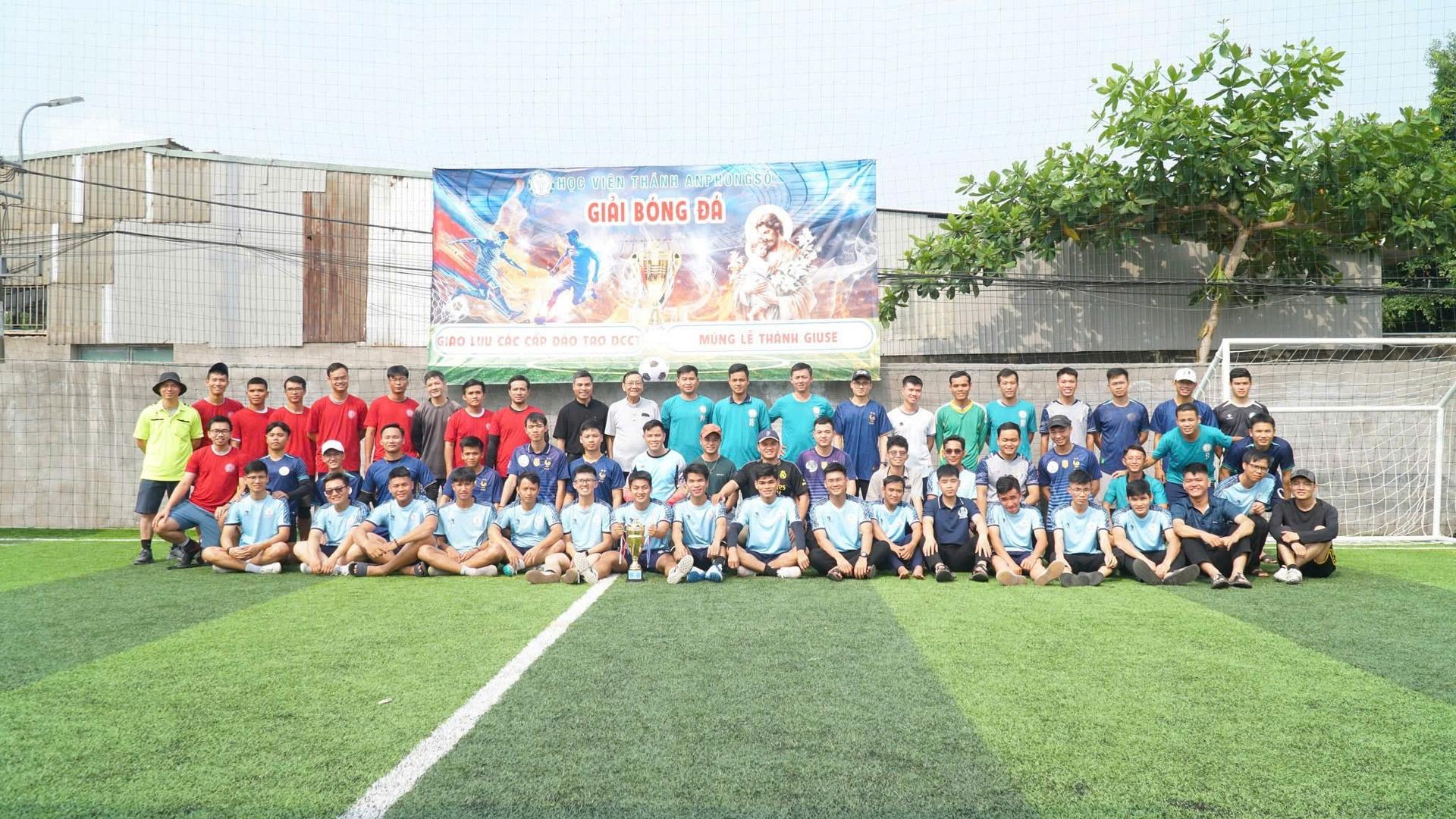 HỌC VIỆN THÁNH ANPHONGSÔ: GIAO LƯU BÓNG ĐÁ GIỮA CÁC CẤP ĐÀO TẠO